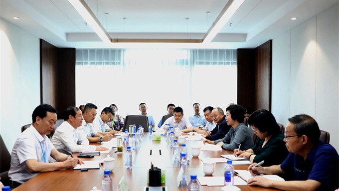 省委組織部副部長、省人社廳廳長周麗寧一行來集團調(diào)研指導工作