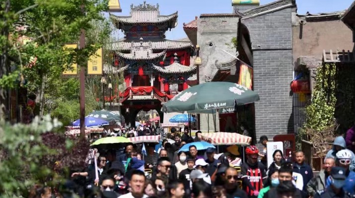集團(tuán)要聞丨甘肅文旅集團(tuán)各景區(qū)“五一”假期人氣爆棚，累計(jì)接待游客50余萬人次